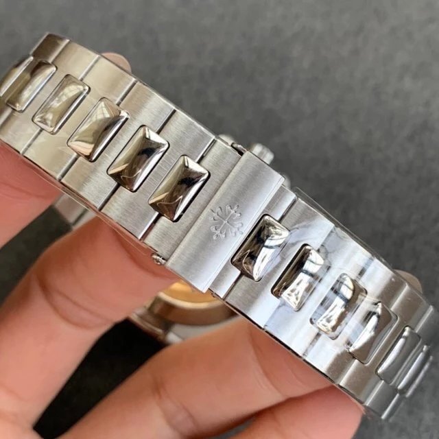 GR厂手表百达翡丽NAUTILUS鹦鹉螺系列57261A010万年 百达翡丽鹦鹉螺满钻高仿￥3280.00 第6张