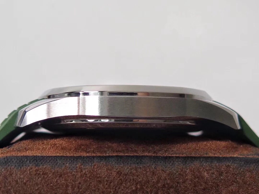 百达PatekPhilippe海底探险者系列胶带机械男士手表的￥3180.00 第5张