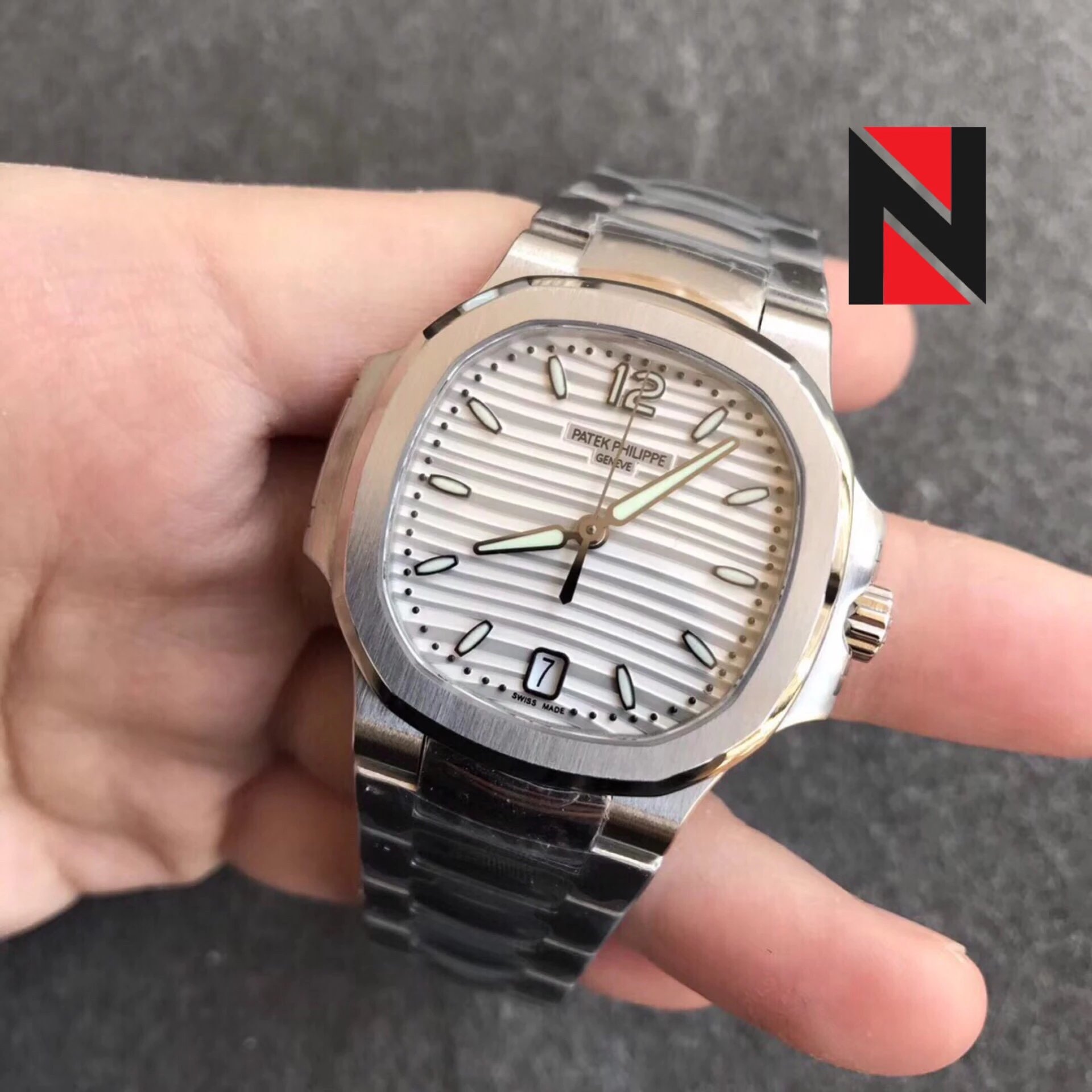百达PatekPhilippe7118女士腕表PF厂出品独家一体机械 百达翡丽高仿镶钻女表￥3480.00 第3张