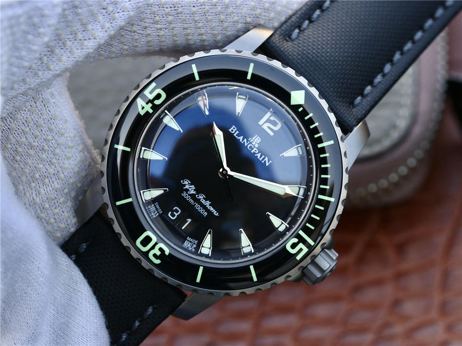 高仿宝珀五十噚值得买吗 HG宝珀全新的五十噚大日历5050-12B30-B52A¥4580 第1张 高仿宝珀五十噚值得买吗 HG宝珀全新的五十噚大日历5050-12B30-B52A¥4580 第1张