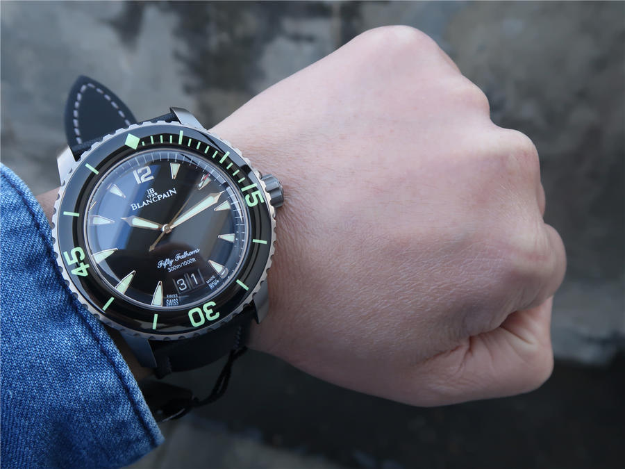 高仿宝珀五十噚值得买吗 HG宝珀全新的五十噚大日历5050-12B30-B52A¥4580 第11张 高仿宝珀五十噚值得买吗 HG宝珀全新的五十噚大日历5050-12B30-B52A¥4580 第11张