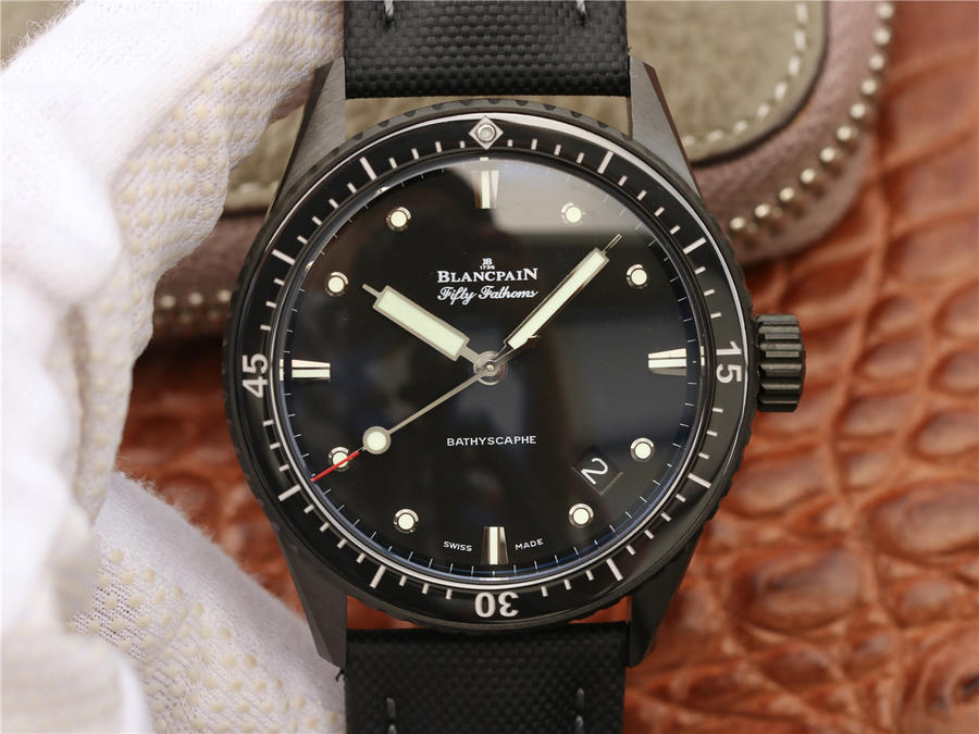 高仿宝珀哪家做得好 8F宝珀五十噚系列 5000-1110-B52A¥3480 第1张 高仿宝珀哪家做得好 8F宝珀五十噚系列 5000-1110-B52A¥3480 第1张