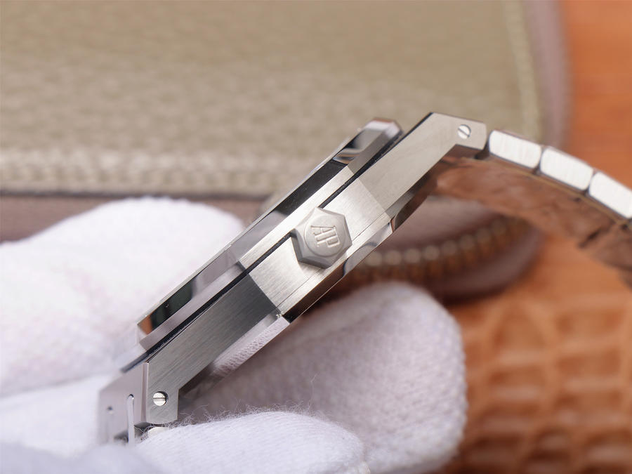 复刻爱彼皇家橡树价格 om厂爱彼15500ST 白盘￥3980 第6张