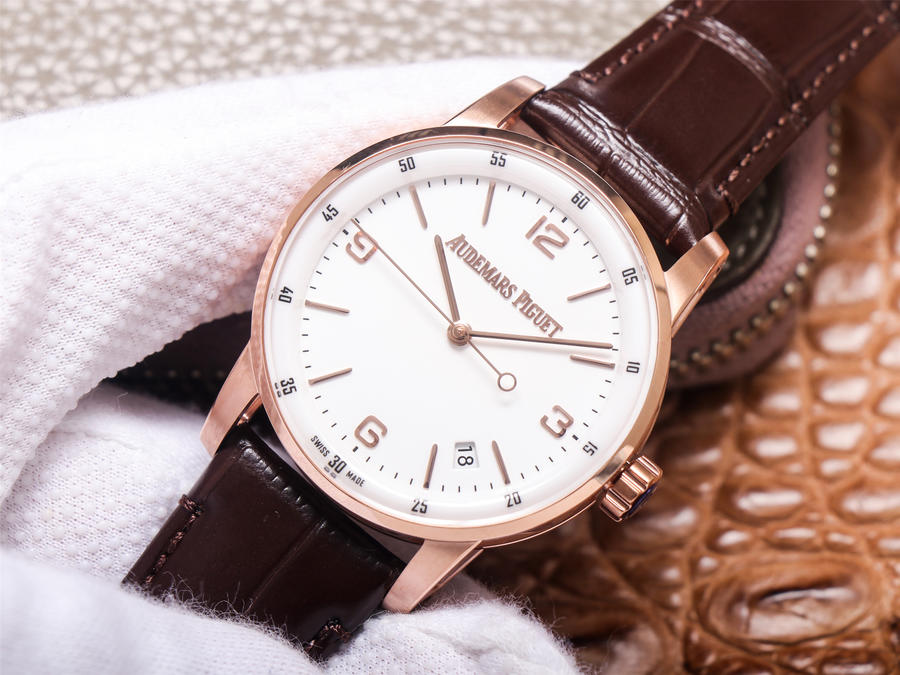 复刻表爱彼机械表 TNK厂爱彼CODE 11.59系列15210BC 玫瑰金色￥3380