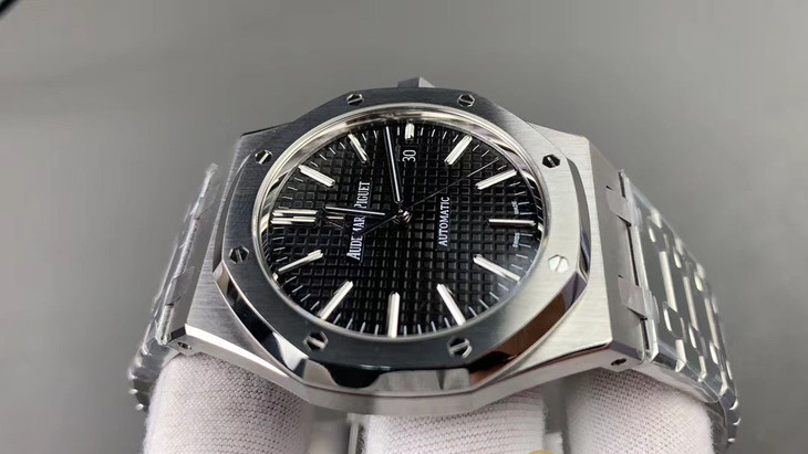 jf厂爱彼皇家橡树系列 15400ST.OO.1220ST.01 黑盘￥3680 第4张