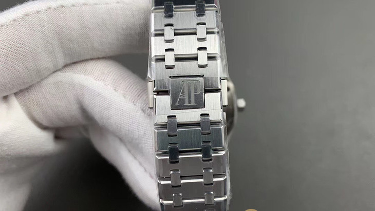 jf厂爱彼皇家橡树系列 15400ST.OO.1220ST.01 黑盘￥3680 第9张