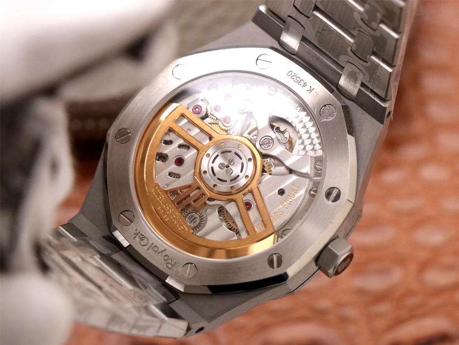 一比一高仿爱彼 皇家橡树系列蓝盘 15500ST.OO.1220ST.01 ZF厂出品￥3980 第8张