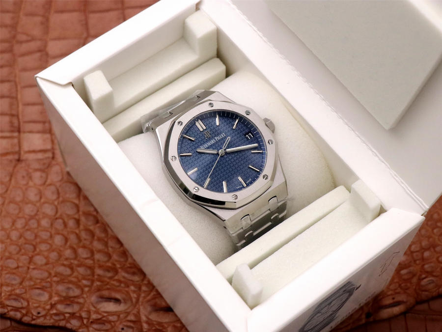 一比一高仿爱彼 皇家橡树系列蓝盘 15500ST.OO.1220ST.01 ZF厂出品￥3980 第12张