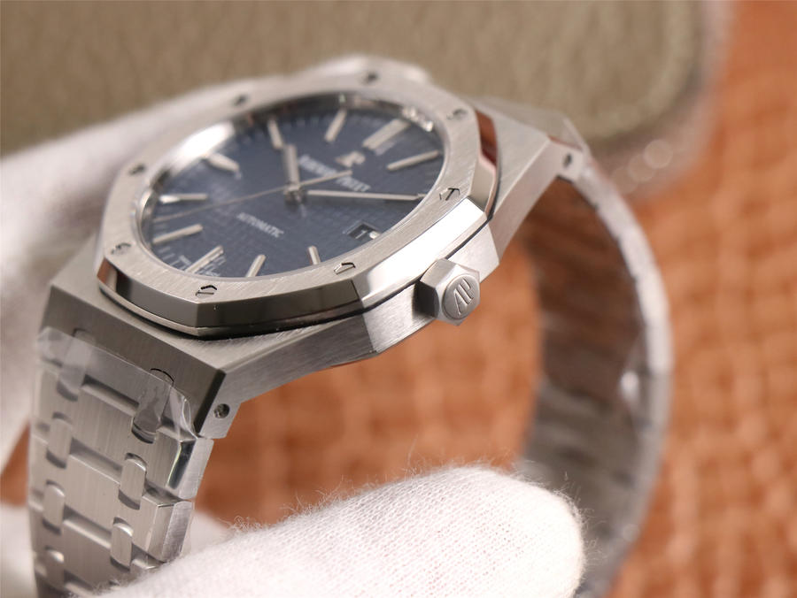 高仿爱彼皇家橡树系列15400ST.OO.1220ST.03 ZF厂出品￥3680 第5张