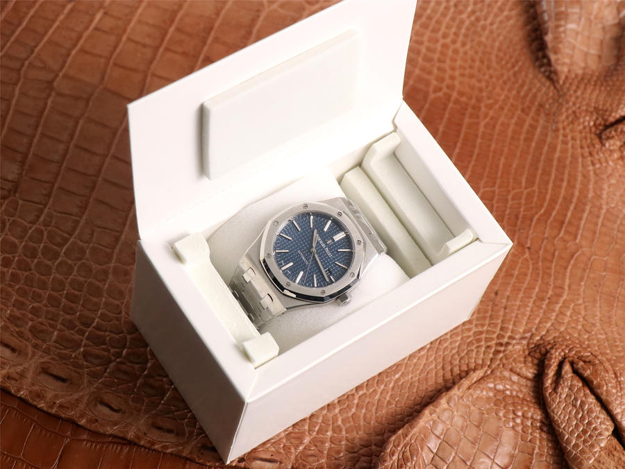 高仿爱彼皇家橡树系列15400ST.OO.1220ST.03 ZF厂出品￥3680 第12张