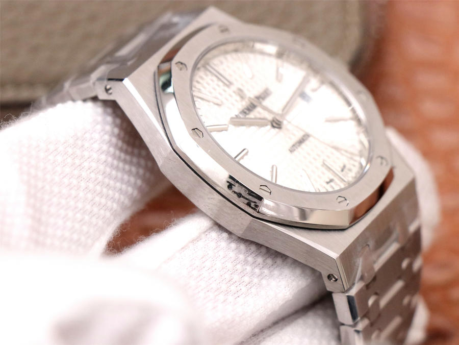精仿爱彼15500 皇家橡树15500ST.OO.1220ST.04 ZF厂出品￥3980 第6张