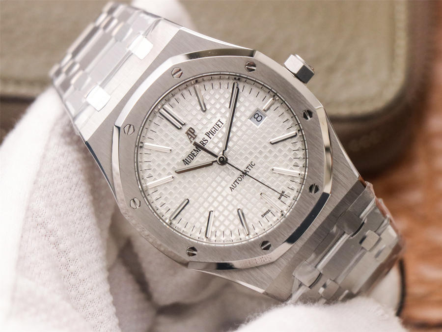 精仿爱彼15500 皇家橡树15500ST.OO.1220ST.04 ZF厂出品￥3980 第3张
