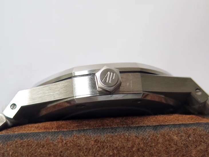 ZF厂爱彼15400价格 高仿爱彼皇家橡树系列15400ST.OO.1220ST.03¥3680 第5张 ZF厂爱彼15400价格 高仿爱彼皇家橡树系列15400ST.OO.1220ST.03¥3680 第5张