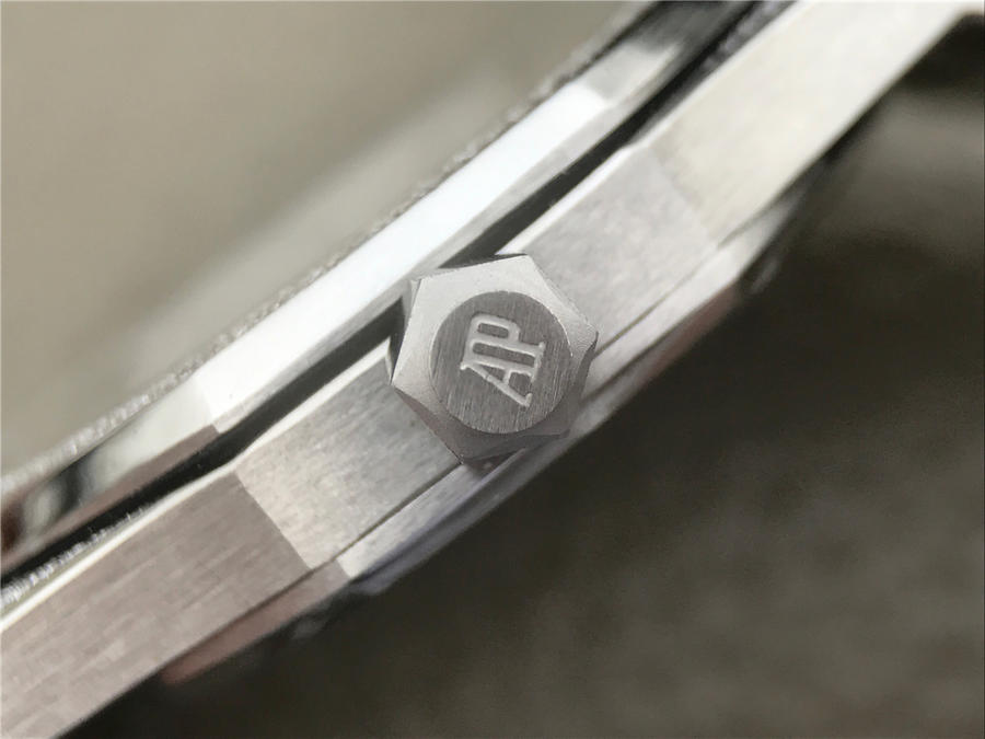 OM廠愛彼皇家橡樹繫列石英霜金腕錶67653BC.GG.1263BC.02￥3180 第8张