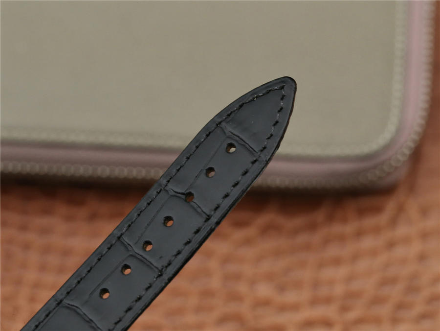 爱彼复刻女手表图片 千禧系列77303BC手表 贝壳盘￥3680 第10张